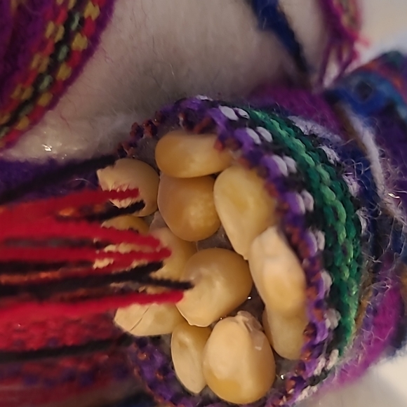 Llama Peruvian Ornament figure handcrafted of wool & yarn - Picture 7 of 8